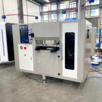 Fresadora CNC WEIKE de pantalla grande para extremos de ventanas, 3 ejes, motor PLC, procesamiento de perfiles de UPVC, PVC y aluminio, diseño ampliado
