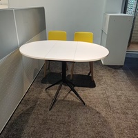 Table à manger ovale extensible et extensible, plateau en bois, structure en fer, finition noire thermolaquée, couleur blanche, meubles pour la maison