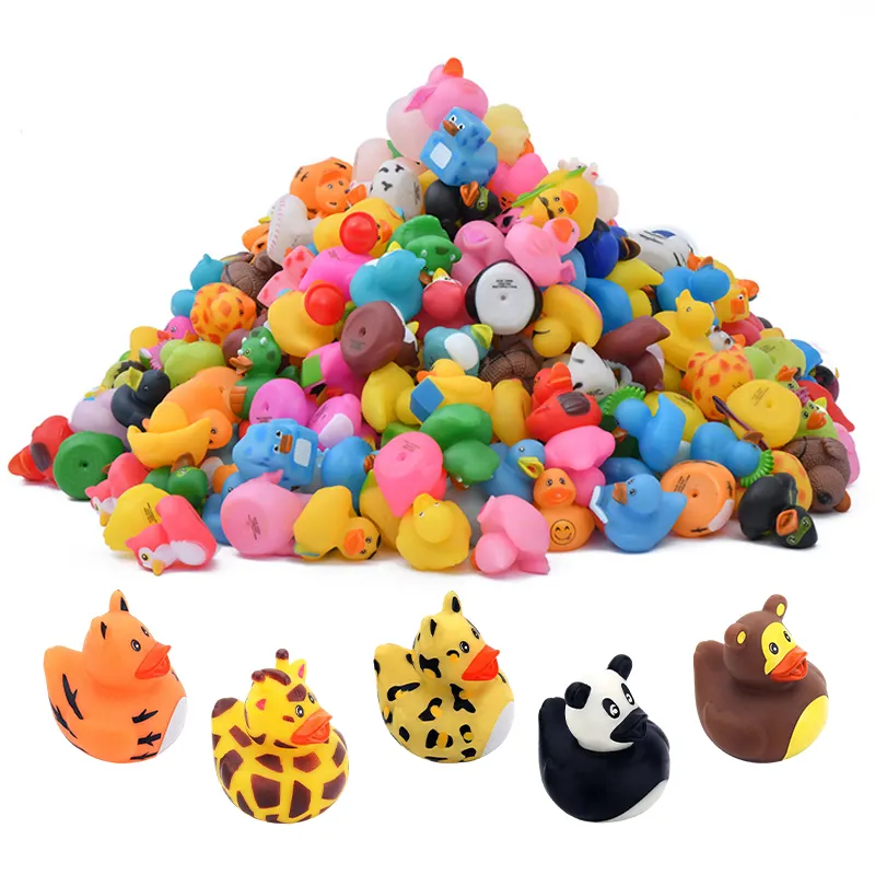 Brinquedos de banho de borracha para bebês, bichos Kawaii personalizados por atacado, patinhos de borracha coloridos amarelos para banho e banho de aniversário