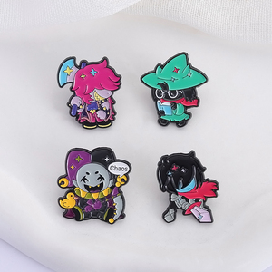 Deltarune <span class=keywords><strong>Susie</strong></span> Kris หมุดเคลือบสำหรับตัวละครในเกม RPG เข็มกลัดปกกระเป๋าเป้สะพายหลังเครื่องประดับของขวัญสำหรับแฟนๆเพื่อน - Product Image 3