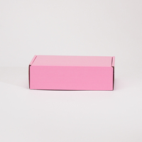 Boîtes d'expédition pour vêtements en carton rose haut de gamme biodégradable, design luxueux, boîte d'expédition en carton ondulé, logo personnalisé en relief