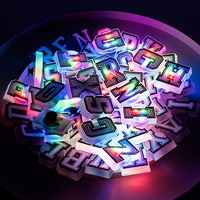 2025 yeni Trend parlayan LED ayakkabı Charm siyah harfler PVC özel takunya Sneakers ayakkabı Charm kolej spor takım ayakkabı Charm rulo gelgit
