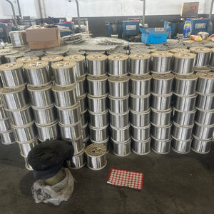 Vente chaude HuaKang <span class=keywords><strong>fil</strong></span> inoxydable ASTM 201 304 316 316l 430 420 309S BA/2B finition de Surface 1570N/<span class=keywords><strong>mm</strong></span> résistance à la traction <span class=keywords><strong>coupe</strong></span> flexion - Product Image 1