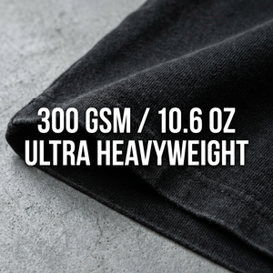 Camiseta de algodón grueso de 300 g/m² para hombre, 10.6 oz, con logotipo personalizado, de lujo, estilo urbano. - Product Image 2