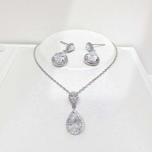 Ensemble de bijoux en argent sterling 925, zircon et moissanite, forme goutte d'eau, plaqué or 18 carats, bijoux fins et luxueux pour femmes, vente en gros - Product Image 2