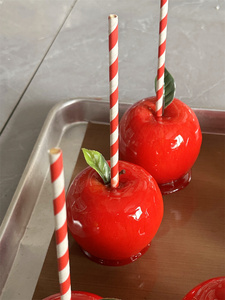 Manzanas Caramelizadas Dulces y Crujientes, Deliciosas Manzanas de Amor, Modelos de Comida Falsa Encantadores, Decoración, Regalos Colgantes, Exhibiciones, Rojo Brillante - Product Image 6