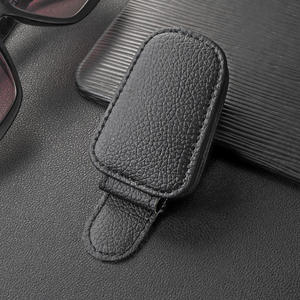 Accessoires de <span class=keywords><strong>voiture</strong></span> Pare-soleil magnétique Clip pour lunettes de soleil Étui à lunettes en cuir Porte-lunettes avec ticket Carte Kits d'intérieur - Product Image 4