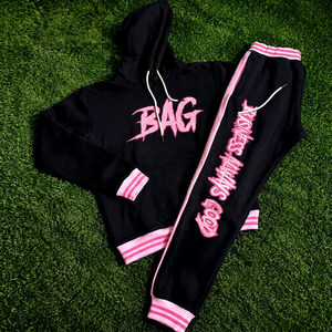 Ensemble de survêtement Bag Chasing SZN noir et rose brodé, sweat à capuche et pantalon, streetwear pour femme, tenue décontractée longue pour l'automne - Product Image 1