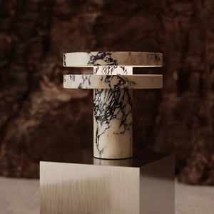 Современная Роскошная мраморная настольная лампа Carrara для скрипки, гостиная, гостиница, спальня, прикроватная декоративная светодиодная лампа - Product Image 1