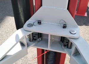 Pont élévateur automobile robuste à deux colonnes avec plaque de base pour <span class=keywords><strong>garage</strong></span> et atelier de réparation automobile - Product Image 4