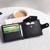 Dompet PVC Portabel Terlaris Lintas Batas Warna Hitam Unisex Model Pendek 2026 Model Baru Desain Kancing Jepret Horizontal Ultra-tipis
