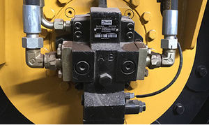 รถบดยางมะตอยแบบสองล้อคู่ 8 ตัน รุ่นใหม่ของจีน ขนาดเล็ก 8 ตัน พร้อมอะไหล่ เครื่องจักรอเนกประสงค์สำหรับโครงการขนาด 7 12 20 ตัน - Product Image 5