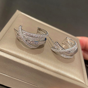 Orecchini a Perno con Linee Incrociate Stratificate per Donne, Design Geometrico, Accessori per Orecchie alla Moda per Uso Quotidiano - Product Image 5