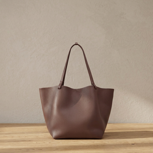 Sac à main spacieux en cuir véritable pour femme, design durable, avec bandoulière, fermeture éclair, personnalisable, souple et léger - Product Image 2