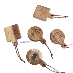 Ouvre-bouteille en bois rond avec logo personnalisé, décoration moderne pour la maison, aimant de réfrigérateur promotionnel, ouvre-bière - Product Image 1