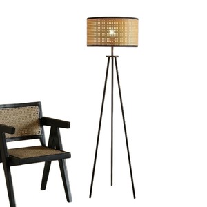 <span class=keywords><strong>Lampadaire</strong></span> d'intérieur en métal/<span class=keywords><strong>bois</strong></span> avec abat-jour en <span class=keywords><strong>rotin</strong></span> ou en plumes – Design élégant - Product Image 1