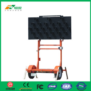 Panneau de signalisation routière solaire avec écran LED, feuille réfléchissante IP65, cadre Q235, montage au sol, produit d'avertissement routier - Product Image 4