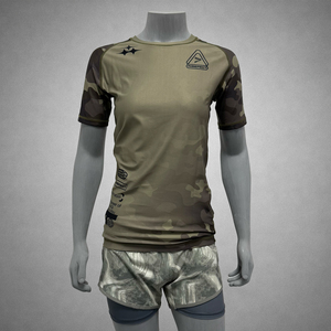 Camiseta de Protección Solar para Mujer Hecha con Tela de Secado Rápido y Suave que Combina una Sensación Ligera con Rendimiento Protector para Deportes Acuáticos y BJJ - Product Image 2