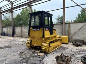 Compact Agile <b>Cat</b> D4C Used Bulldozer for Pipeline Construction, Forest Land Clearing and Small Site Grading in Narrow Zones - Product Image 2