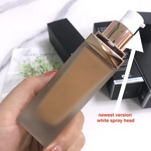 Консилер-фундамент с эффектом отбеливания, контролем жирности, полным покрытием и водостойкостью для темной кожи, под собственной торговой маркой (OEM). - Product Image 3