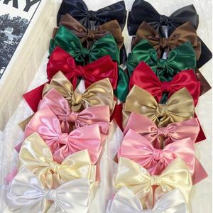 Horquilla de satén de doble capa de gama alta personalizada para mujer al por mayor, pinza de pico de pato, accesorio elegante para el cabello de fiesta con accesorio de lazo - Product Image 2