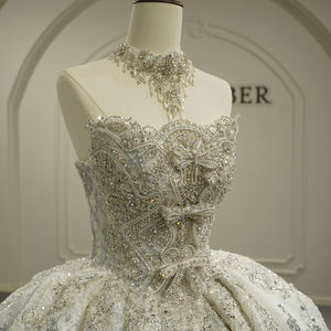 Vestido de Novia Moderno y Elegante GT26032, Estilo Princesa, Sin Tirantes, con Cola de Capilla, Encaje y Flores para Chicas - Product Image 5