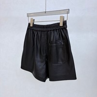 Shorts en cuir noir décontractés pour femme, respirants et imperméables, taille mi-haute élastique, avec boutons-pression latéraux – Collection Chic de notre Outlet d'usine