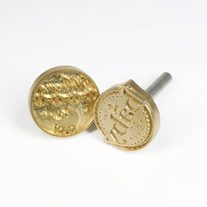 Matriz de estampado en caliente de latón dorado para grabado de logotipos en cuero, papel y madera, de China - Product Image 2