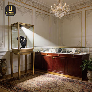 Vitrine de qualité muséale haut de gamme, sur mesure, intégrant une éclairage de sécurité avancé et une esthétique élégante pour les maisons de vente aux enchères - Product Image 5