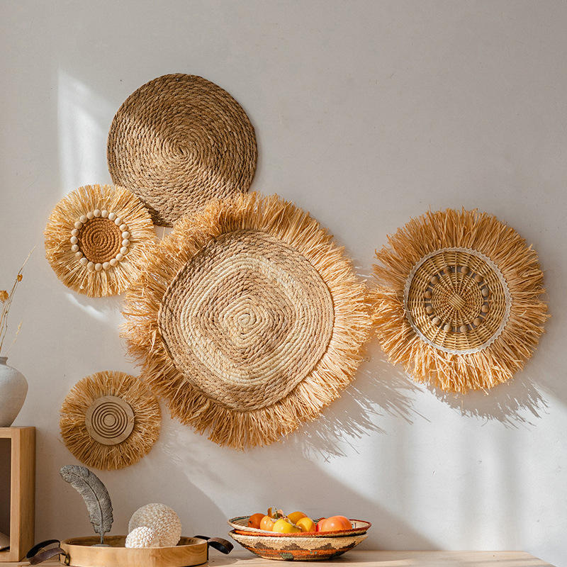 Ensemble de six tapis de raphia