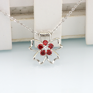 Collana da donna moderna moda raffinata con ciondolo in Silber gioielli 925 Argent a forma di fiore rubino con fascino rodiato - Product Image 6