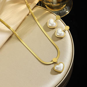 Conjunto de Joyería de Perlas de Imitación en Forma de Corazón, Collar y Aretes de Acero Inoxidable, Chapado en Oro de 18K, para Mujer, Regalo - Product Image 3