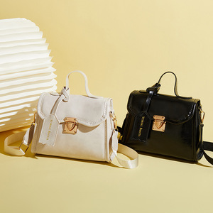 DL254 Bolso de Hombro Cuadrado Pequeño para Mujer, Blanco y Negro, Mediano, Suave, Primavera 2025, Uso Diario - Product Image 1