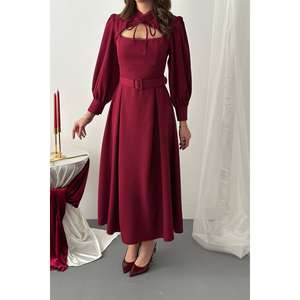 Robe de soirée longue bordeaux à lacets, coupe trapèze, avec col dégagé, idéale pour les fêtes et occasions formelles (vente en gros) - Product Image 2