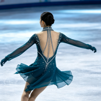 Robe de patinage artistique bleu sarcelle à strass, col montant, dos évidé, manches longues, en maille, pour compétition de patinage sur glace, personnalisable