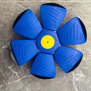 Nuovi Arrivi: Giocattoli in Peluche per Animali Domestici, Palline Volanti UFO per Cani e Gatti, Palline Magiche Multicolore per Esterni - Product Image 6