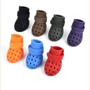Chaussures pour chiens en silicone souple antidérapant, écologiques, tendance hivernale, motif uni, anti-rayures, accessoires vestimentaires pour animaux de compagnie - Product Image 4
