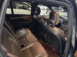 2021 pour <span class=keywords><strong>Volvo</strong></span> <span class=keywords><strong>XC90</strong></span> <span class=keywords><strong>B5</strong></span> Momentum Luxury Edition 7 places voiture d'occasion - Product Image 4