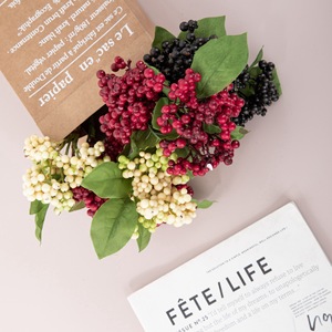 กิ่งเบอร์รี่ประดิษฐ์ CallaFloral ทำจากพลาสติก สำหรับตกแต่งคริสต์มาส ก้านเดี่ยว ตกแต่งบ้าน งานแต่งงาน สไตล์ INS - Product Image 2