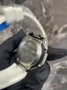 Reloj Digital Exclusivo para Mujer con Diamantes Cultivados en Laboratorio, Alarma, Caja de Acrílico, Correa de Goma, Elegante, Ecológico, Moderno y de Lujo - Product Image 5