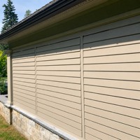 Pergola extérieure en aluminium sur mesure avec persiennes réglables, lames profilées, écran d'intimité pour projets architecturaux