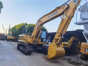 รถขุดตีนตะขาบ Komatsu PC200-8 นำเข้าจากญี่ปุ่น ตรวจสอบอย่างดี ใช้งานน้อย ระบบไฮดรอลิกเดิมๆ - Product Image 6