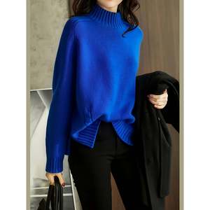 Pull col roulé bleu avec fente latérale pour femme – Taille S - Product Image 5