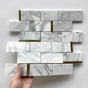 Dekorasi dinding kualitas Foshan persegi panjang Carrara ubin mosaik batu marmer putih