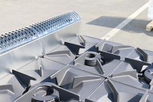 مجموعة تجارية كاملة من معدات المطبخ مستقلة من الفولاذ المقاوم للصدأ، تتسع 4/6 رؤوس موقد وموديلات غاز للطبخ مع فرن - Product Image 4