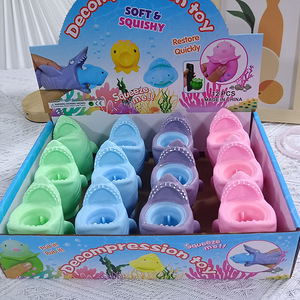 Jouet anti-stress requin à presser et étirer - Jouet fantaisie en TPR compressible pour enfants et adolescents, cadeau unisexe - Product Image 4