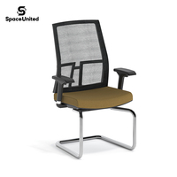 Chaise de conférence cantilever SpaceUnited Chrome avec dossier en maille, chaise visiteur à base renforcée pour réunions