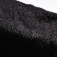 Vente en gros de chapeaux en fourrure de vison entiers élégants d'hiver pour femmes chapeaux en fourrure véritable avec pompon en fourrure casquette à la mode féminine nouveaux bonnets de luxe pour femmes