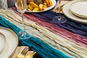 Camino de Mesa de Gasa de Poliéster Personalizado para Boda, Color Azul Polvoriento, para Recepción de Bodas - Product Image 5