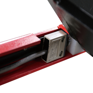 <span class=keywords><strong>Platform</strong></span> <span class=keywords><strong>Lift</strong></span> Gunting Hidrolik Baja Silinder Ganda Ultra-Tipis 3500kg Pengangkat Mobil Tinggi 1800mm Panjang 2055mm Stabilitas Unggul - Product Image 6